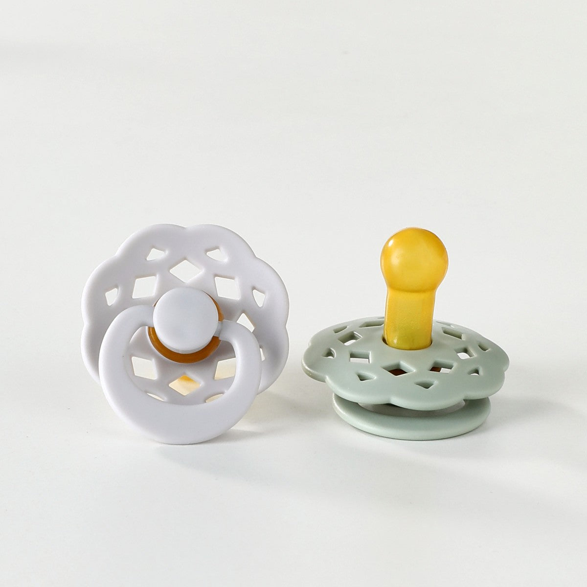 2pcs Hollow Comfort Pacifier