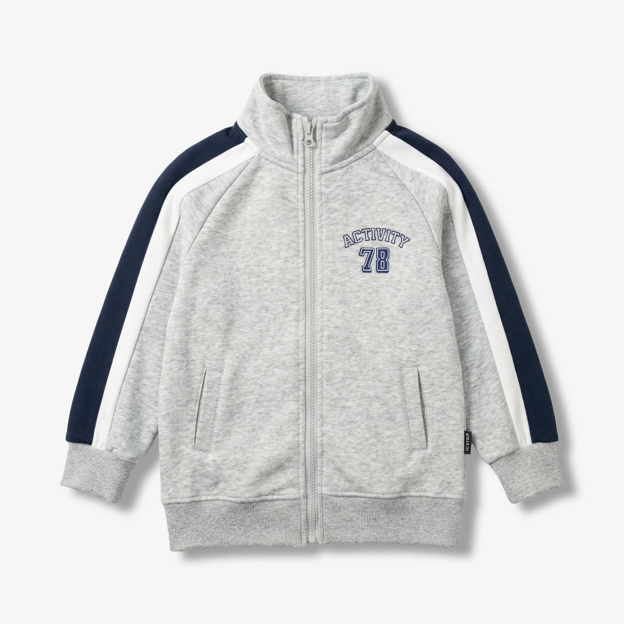 طقم رياضي بياقة مدورة من 5 إلى 10 سنوات