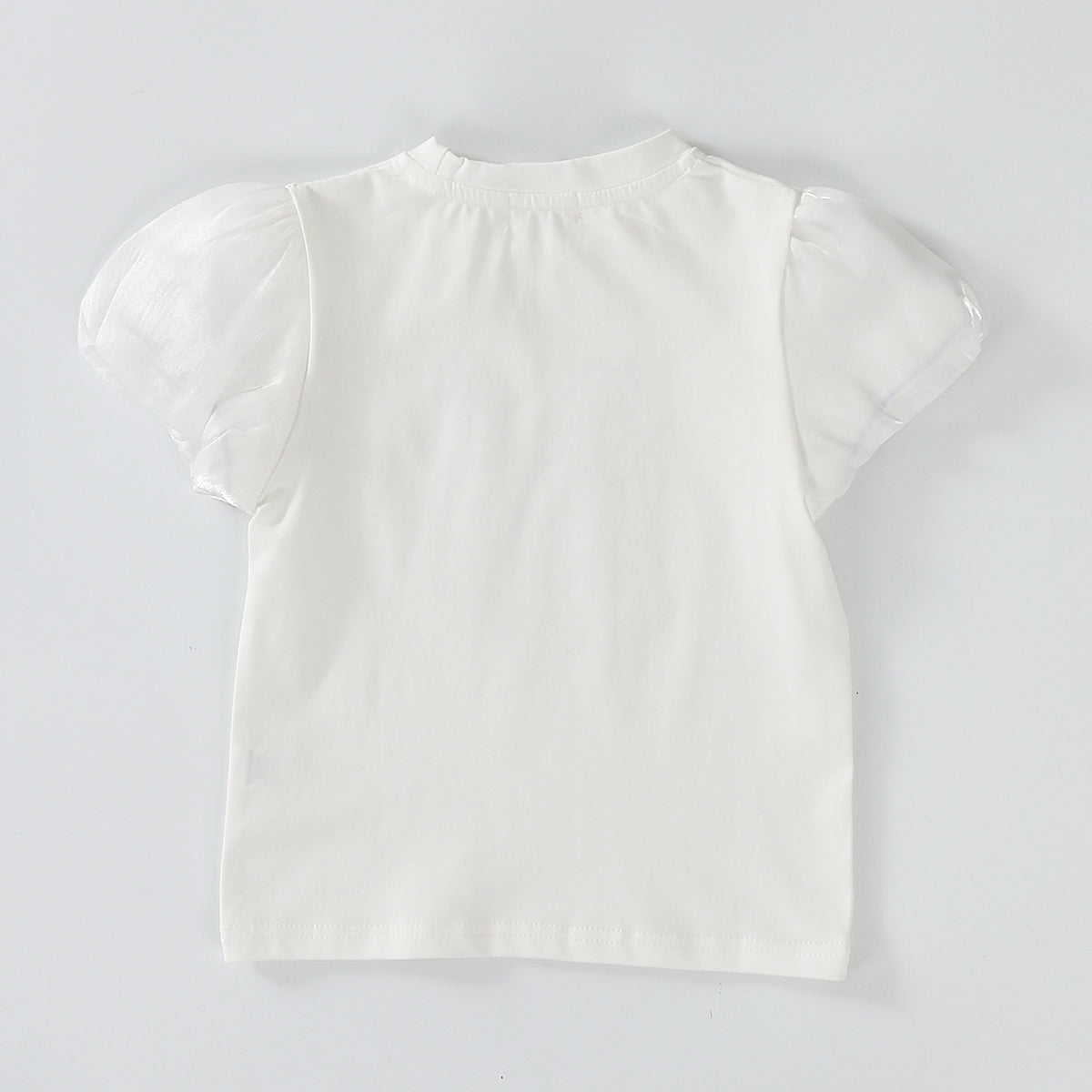 تي شيرت أزرق بأكمام قصيرة