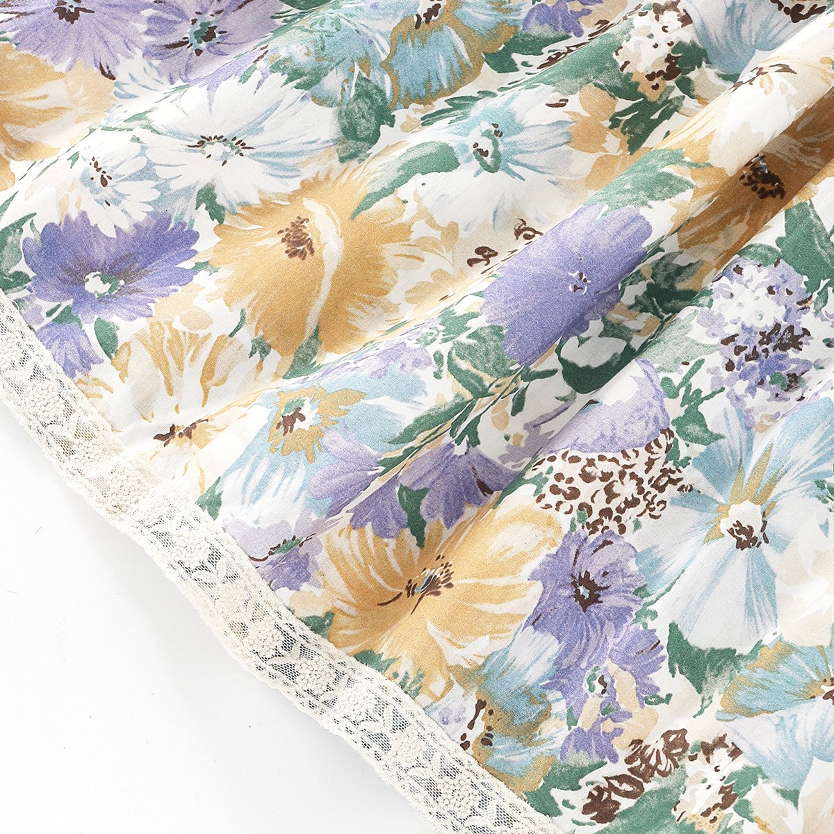 فستان دانتيل حلو بأكمام منفوخة