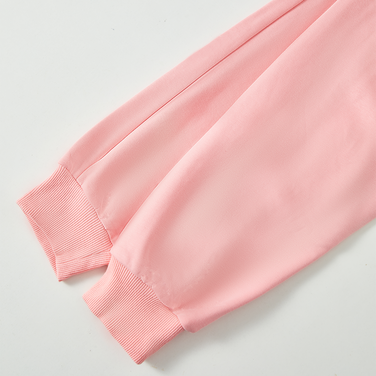 طقم سويت شيرت فضفاض بألوان متباينة من عمر سنتين إلى 7 سنوات