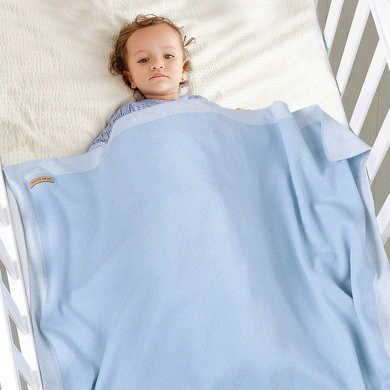 بطانية محبوكة