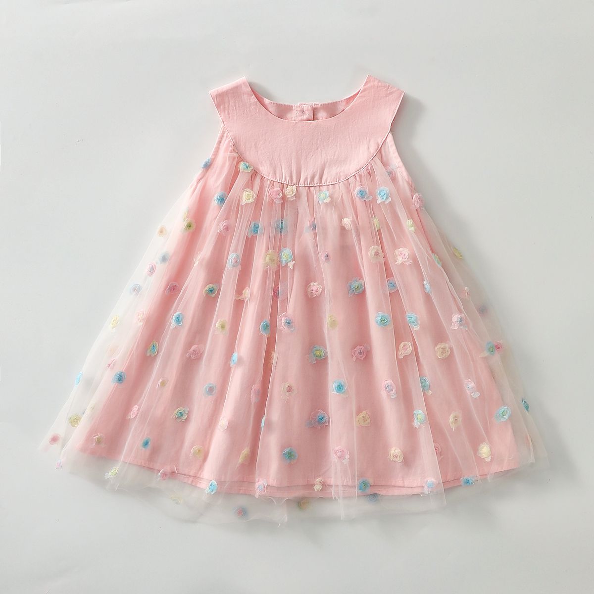 فستان تول مطرز بالورود ثلاثية الأبعاد