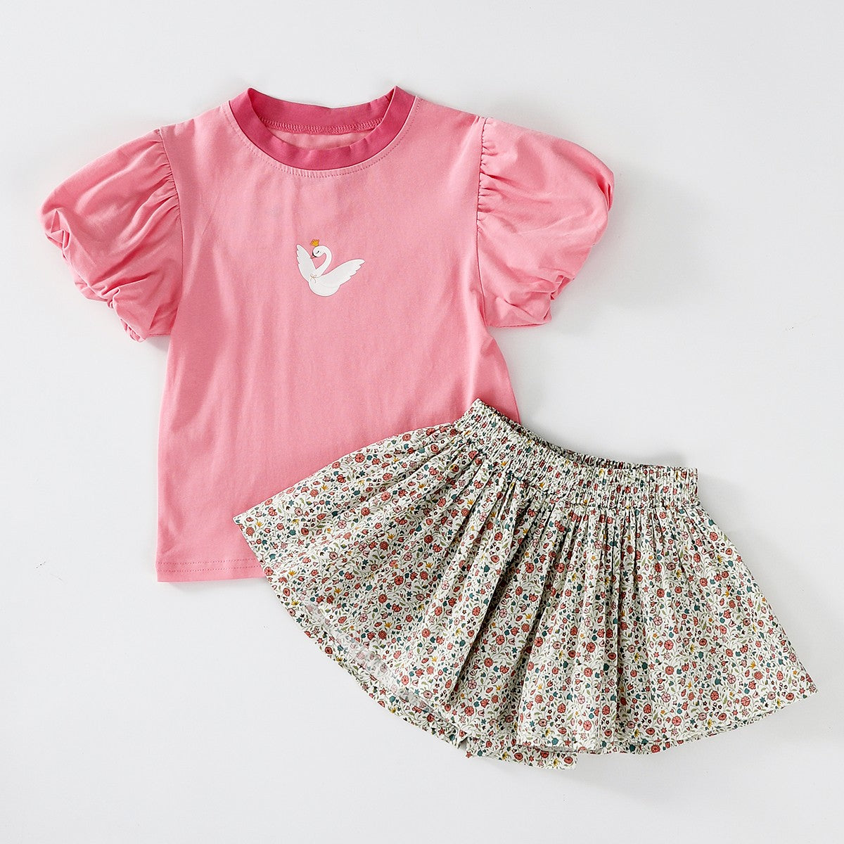 مجموعة ملابس البجعة الصغيرة