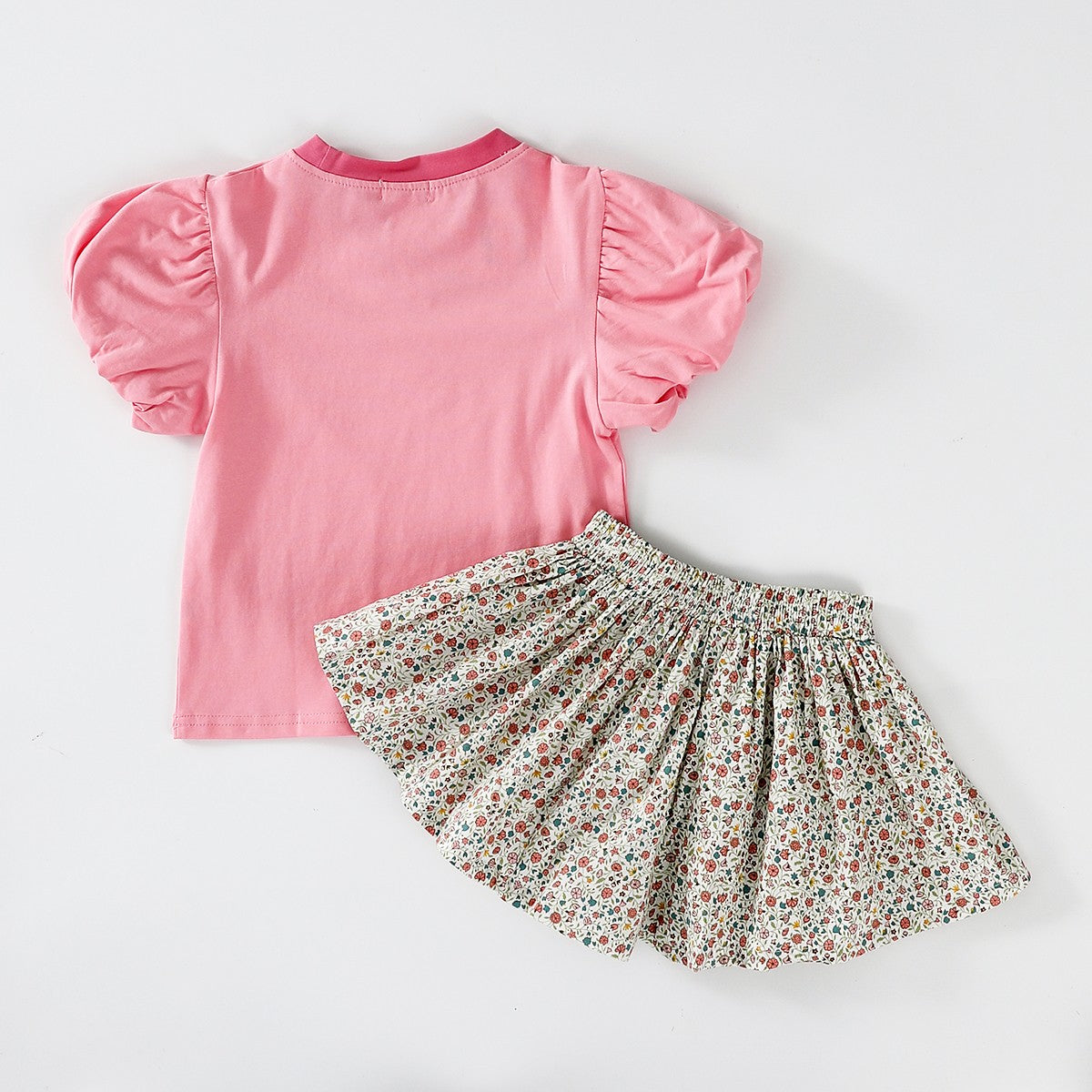 مجموعة ملابس البجعة الصغيرة