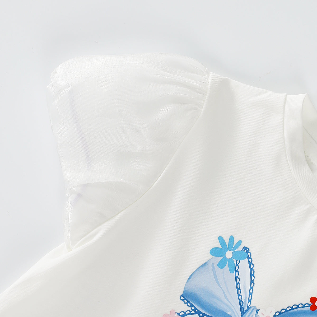 تي شيرت أزرق بأكمام قصيرة