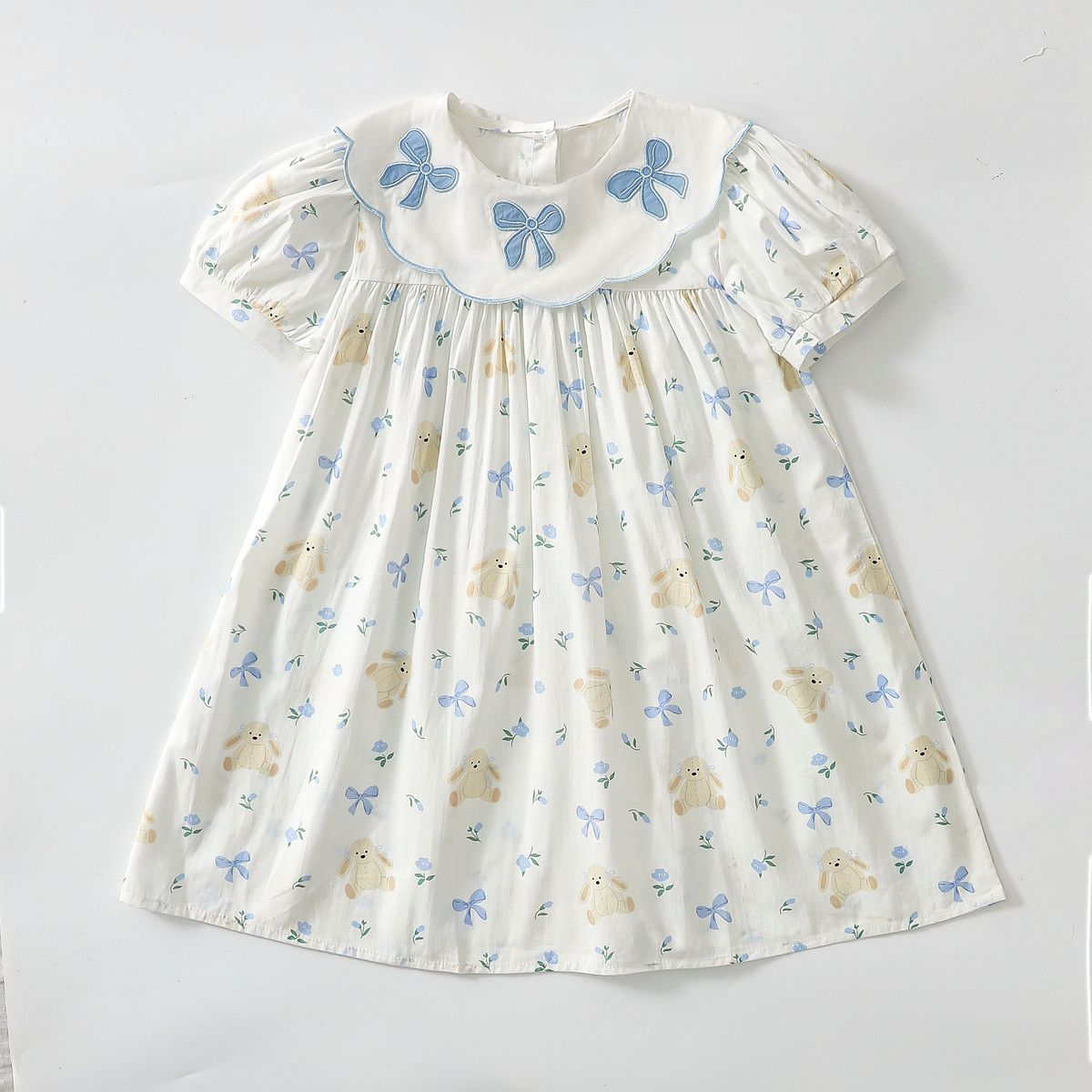 فستان بياقة زهرة مطرزة بفيونكة