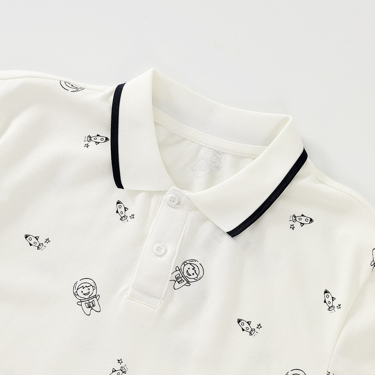 قميص بولو بأكمام قصيرة لرائد فضاء