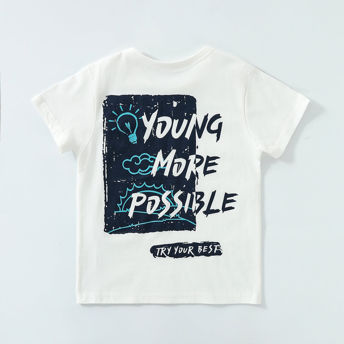 تي شيرت بطبعة حروف