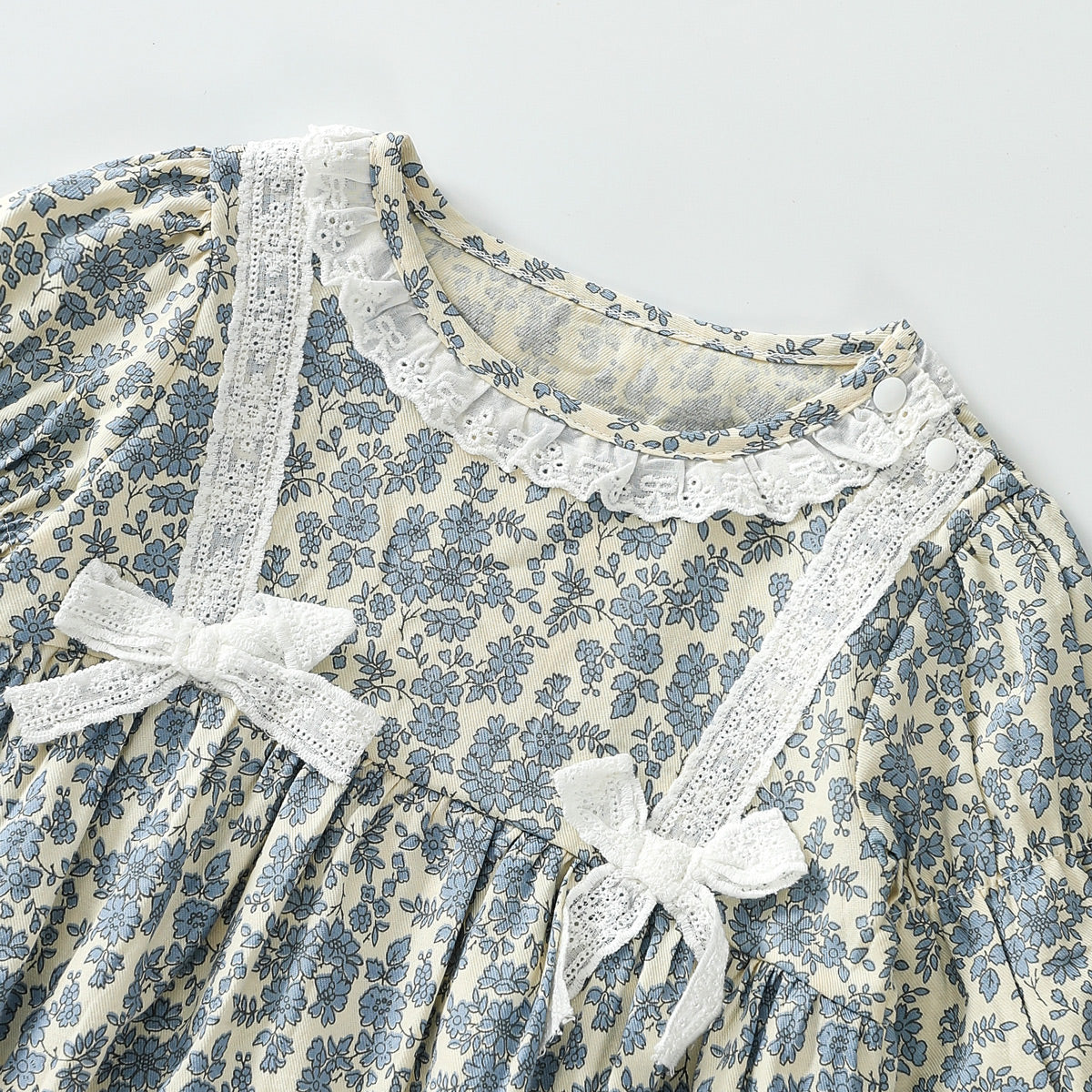 Lace floral long-sleeved triangle romper