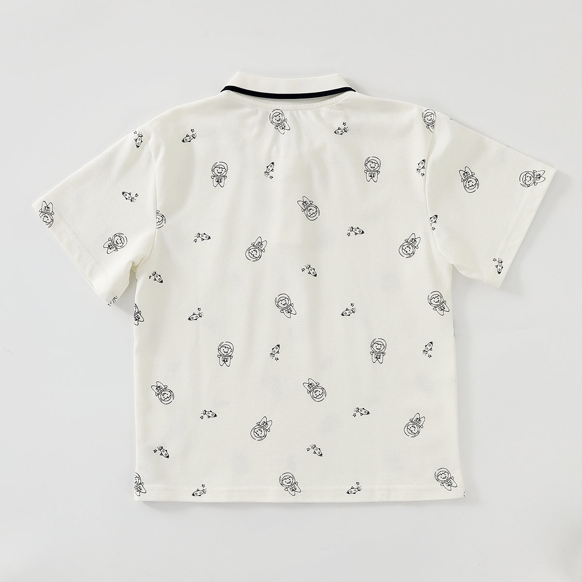 قميص بولو بأكمام قصيرة لرائد فضاء