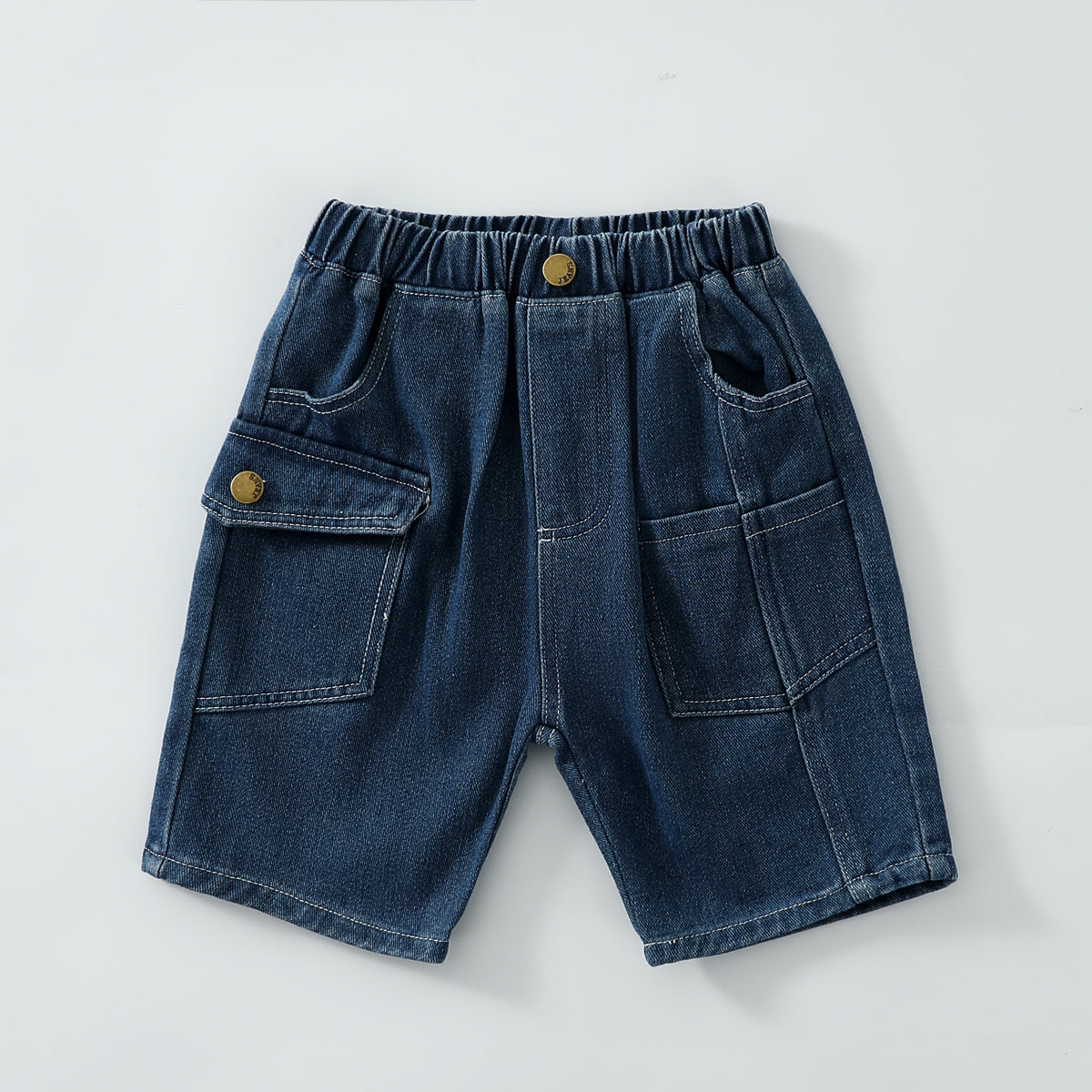 Boy summer shorts with woven label