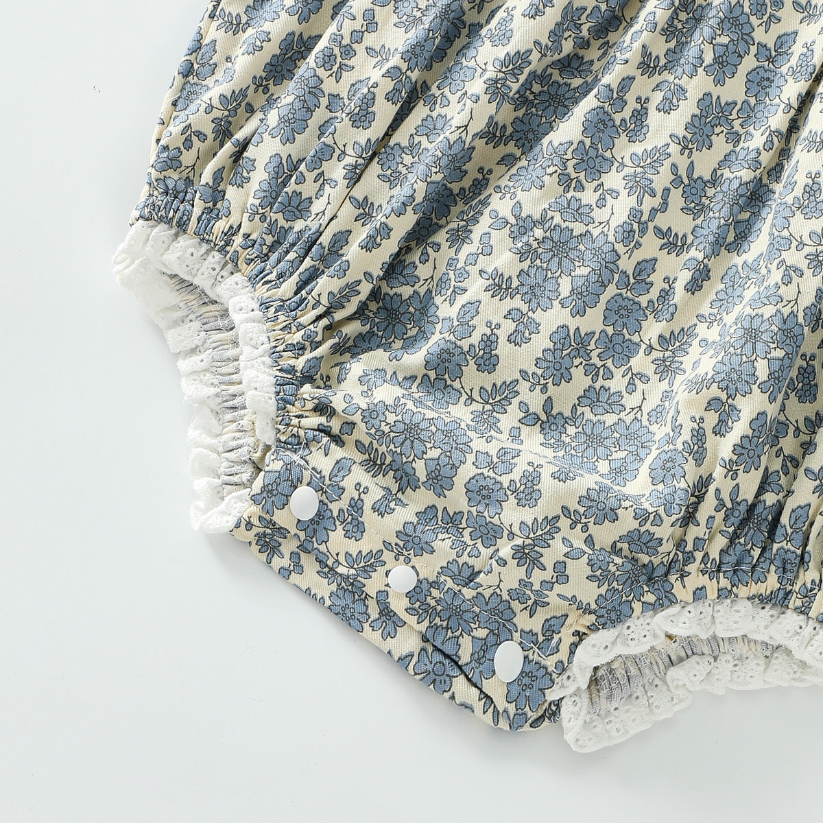 Lace floral long-sleeved triangle romper