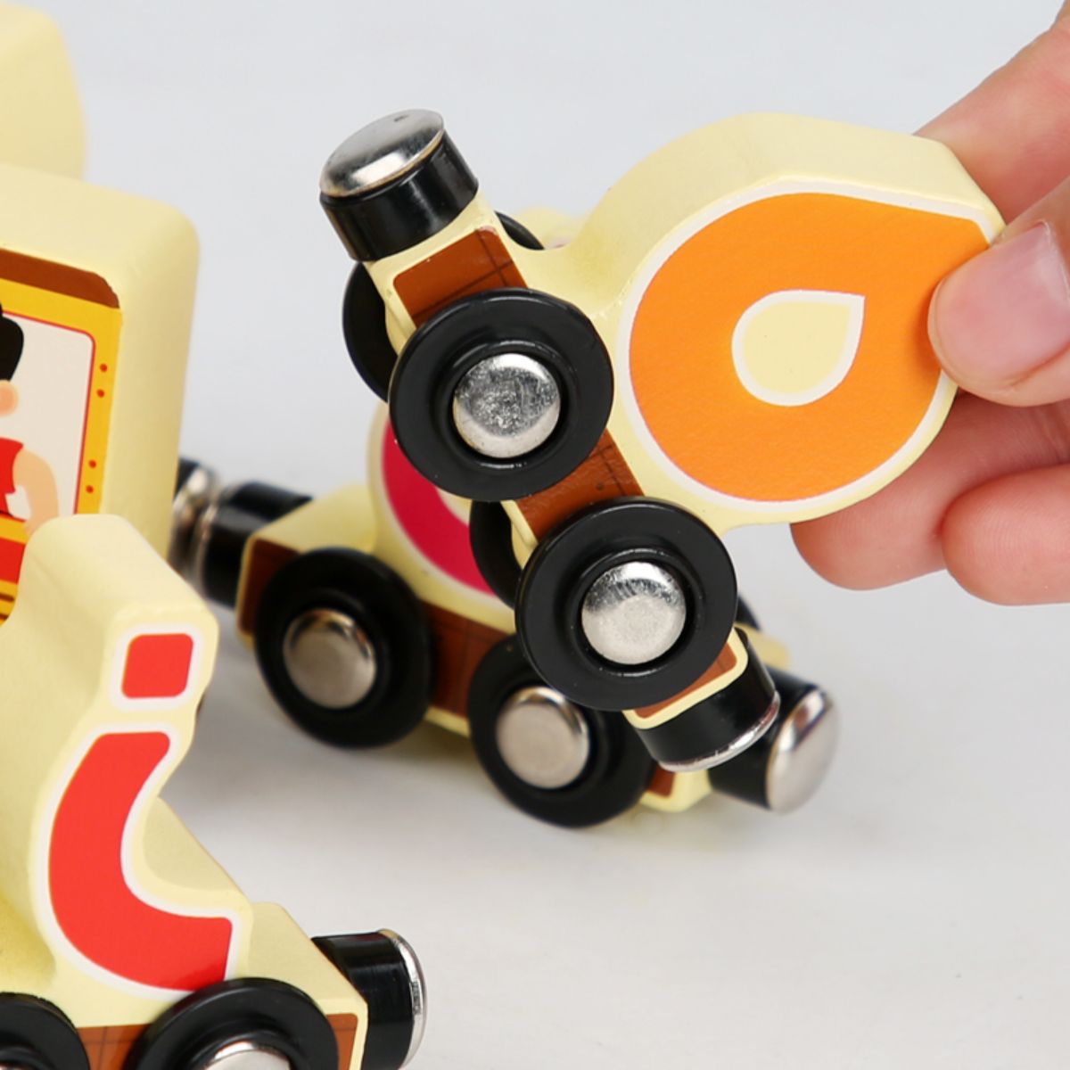 Arabic magnetic train