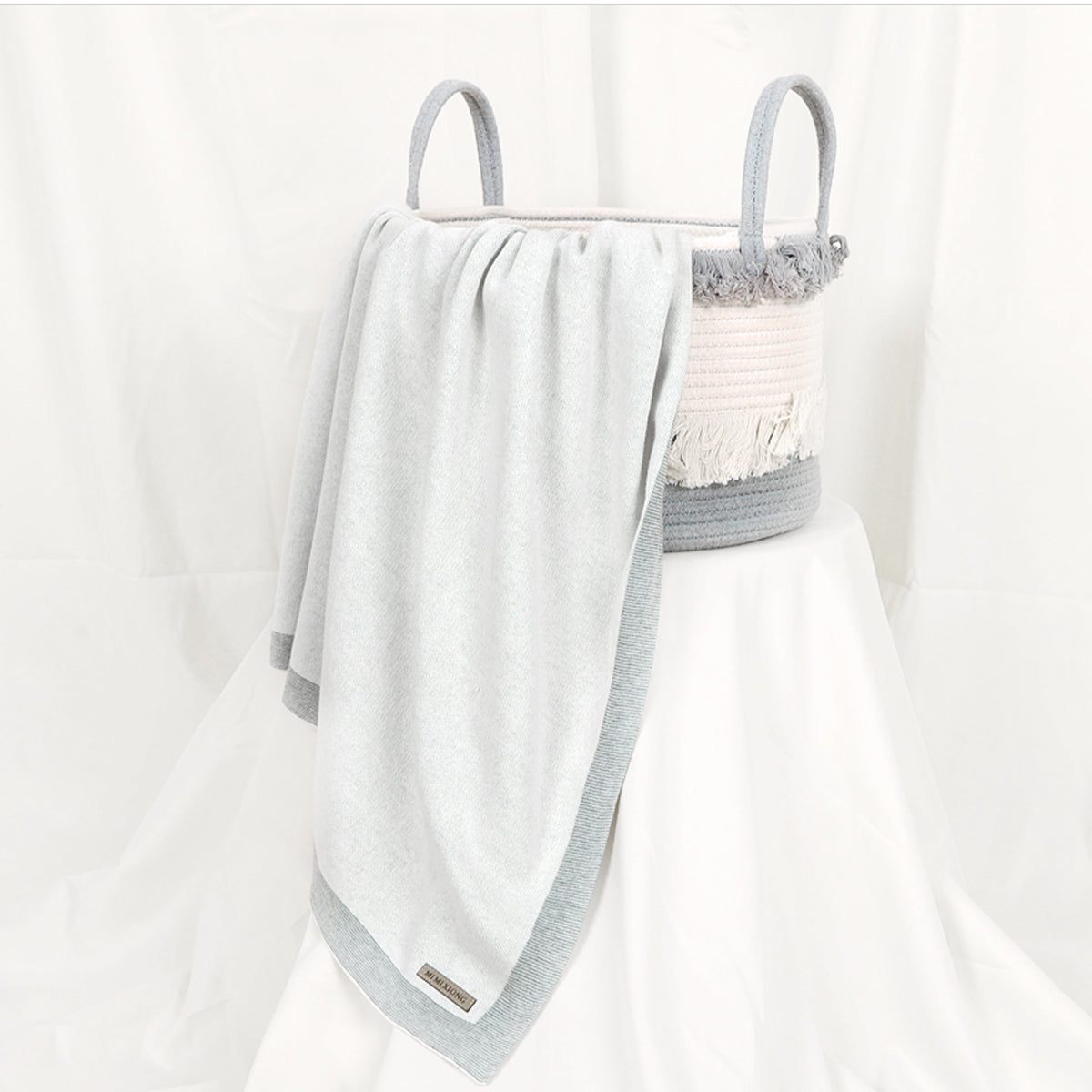 بطانية محبوكة