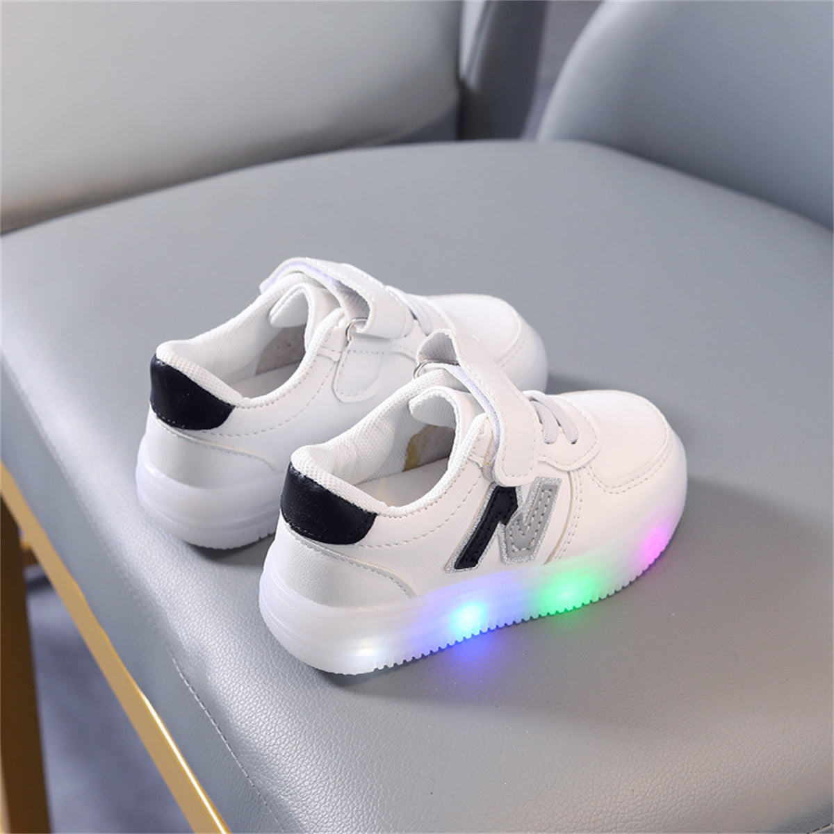 Children's striped luminous sneakers