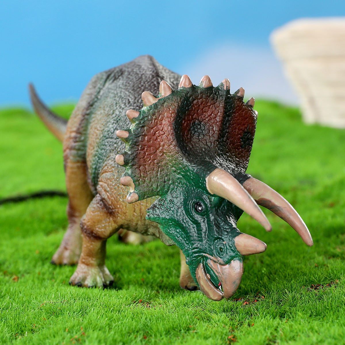 نموذج لعبة ترايسيراتوبس