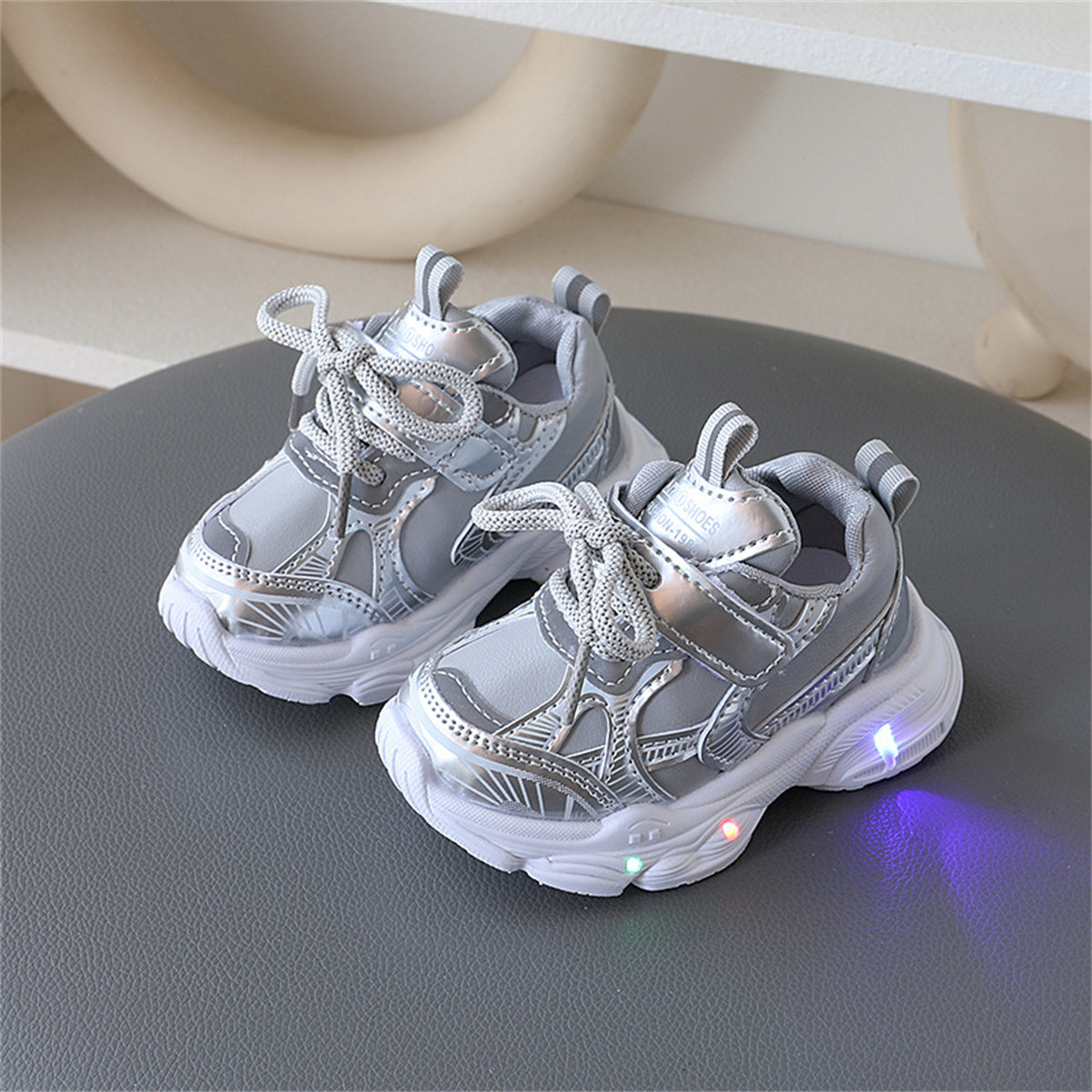 Simple style color matching luminous LED sports shoes for children and boys