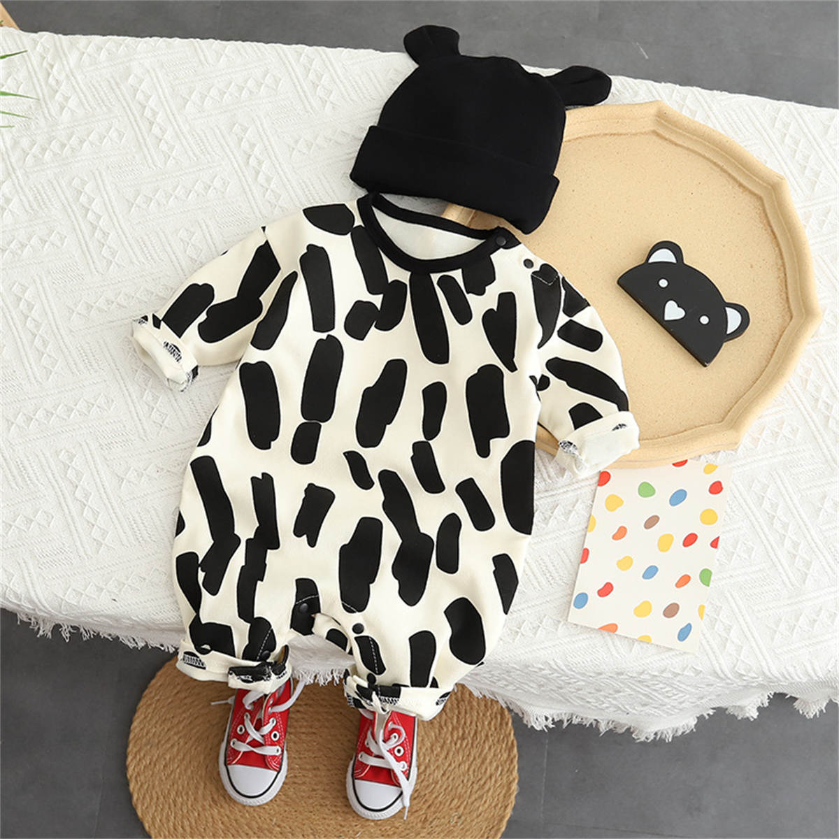 Baby pure cotton cow print + hat baby crawling clothes