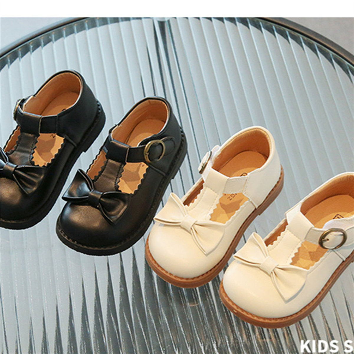 Little girl's spring and autumn cute sweet style butterfly soft bottom non-slip flat leather shoes