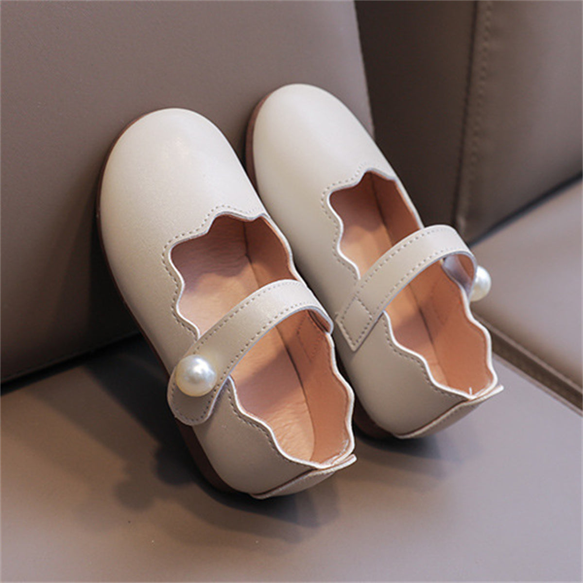 Children's girls' simple sweet style solid color pearl soft bottom breathable college flat leather shoes