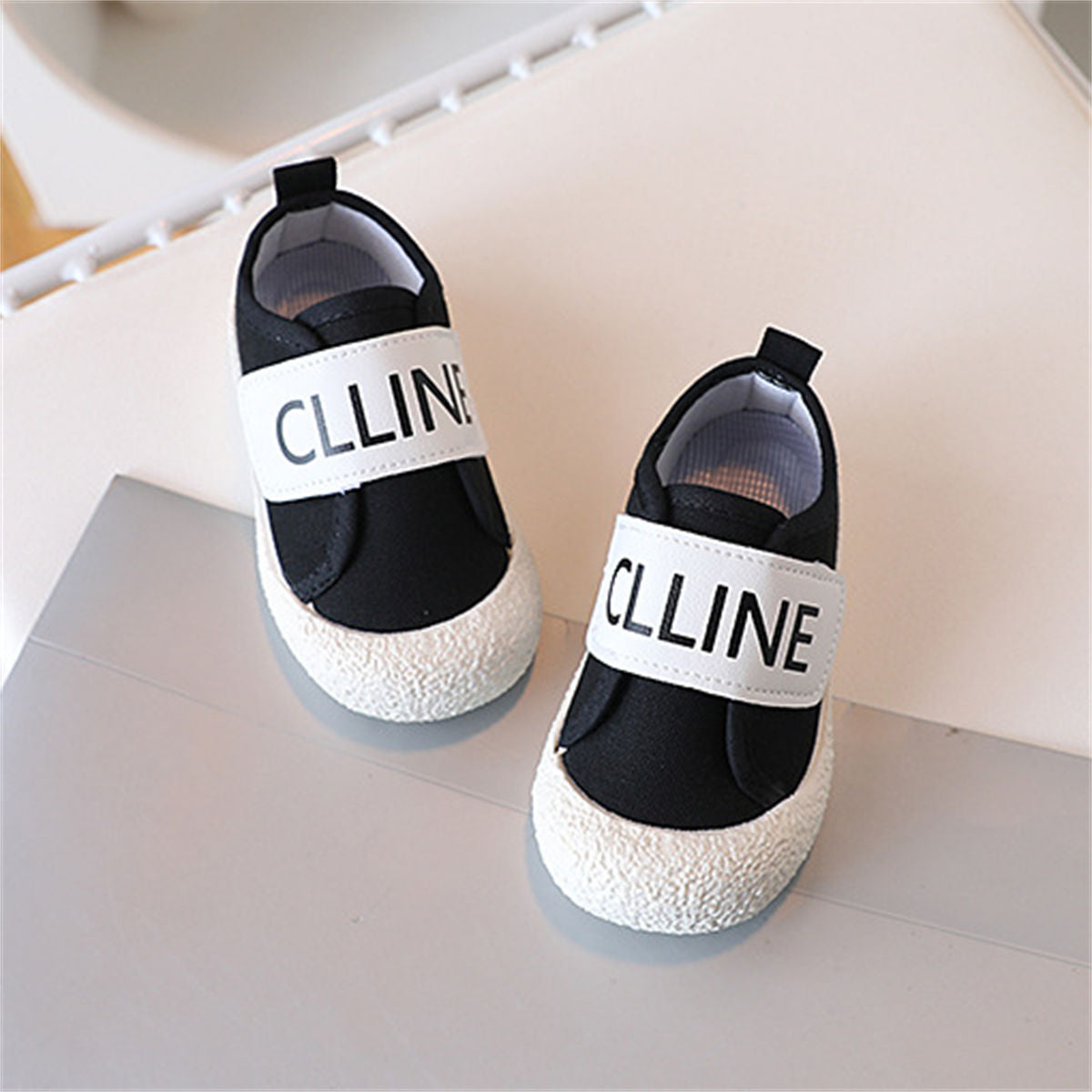 Autumn solid color letter style low-top canvas shoes for boys and girls