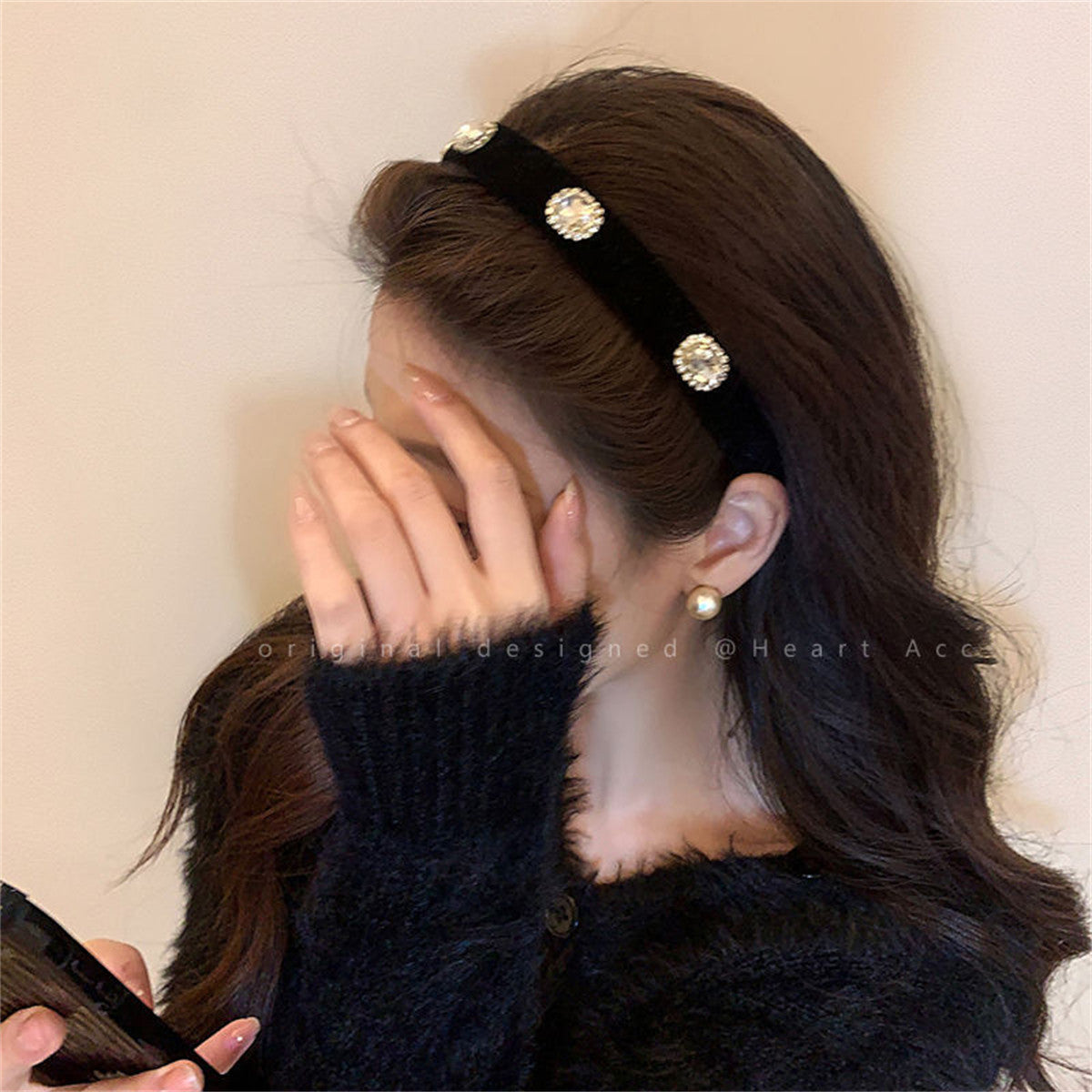 Ladies' high-grade diamond velvet headband with bangs and broken hair, retro and versatile