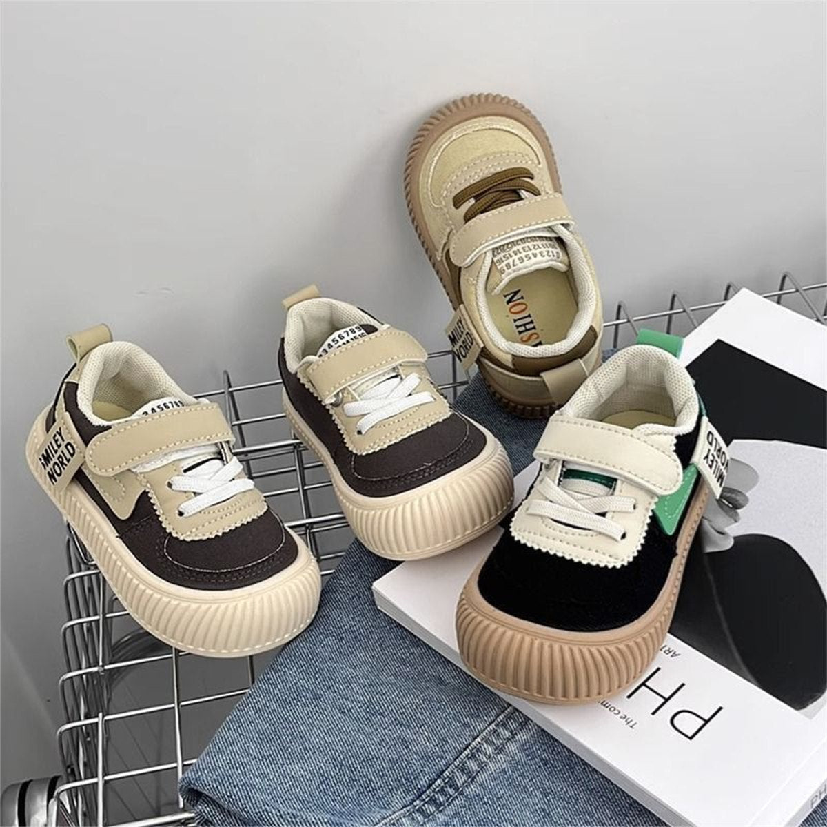 Children's and boys' spring and autumn color matching simple design soft bottom biscuit head low top canvas shoes