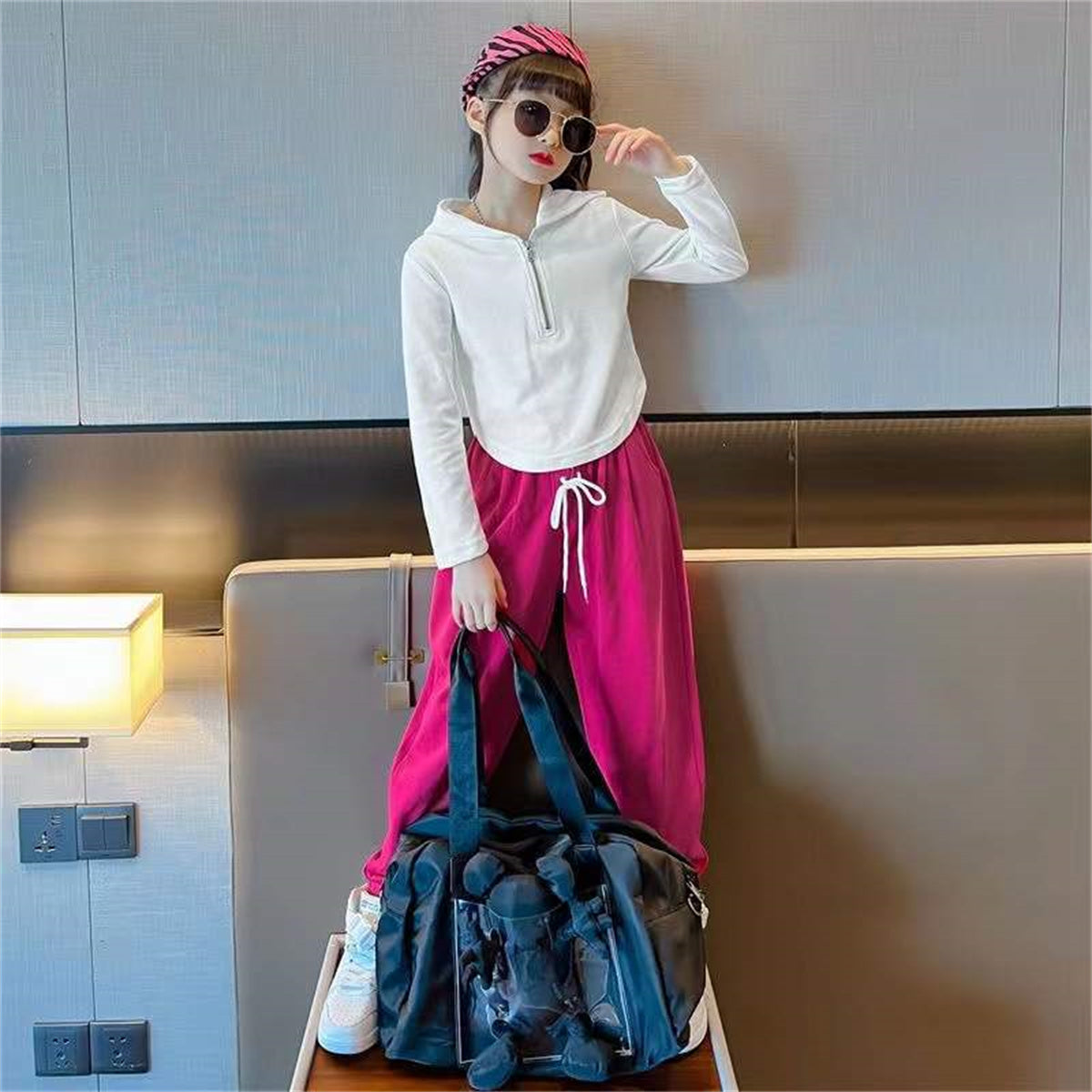 Girls sports zipper sweatshirt trousers autumn clothes net celebrity middle and big children two-piece suit