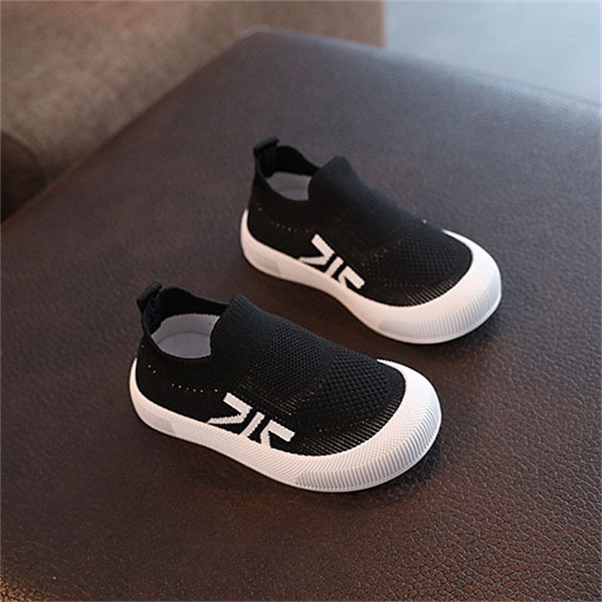 Children's slip-on woven sneakers