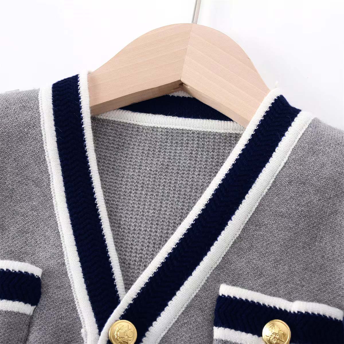 New autumn and winter girls' college girls knitted tops cardigan + mini skirt