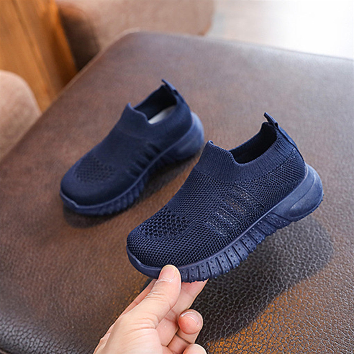 Children's solid color slip-on soft sole sports shoes