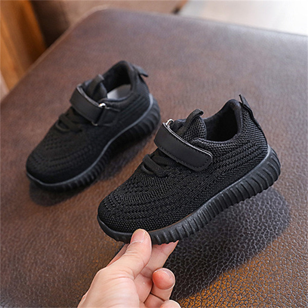 Children's and boys' solid color simple style flying woven sports shoes