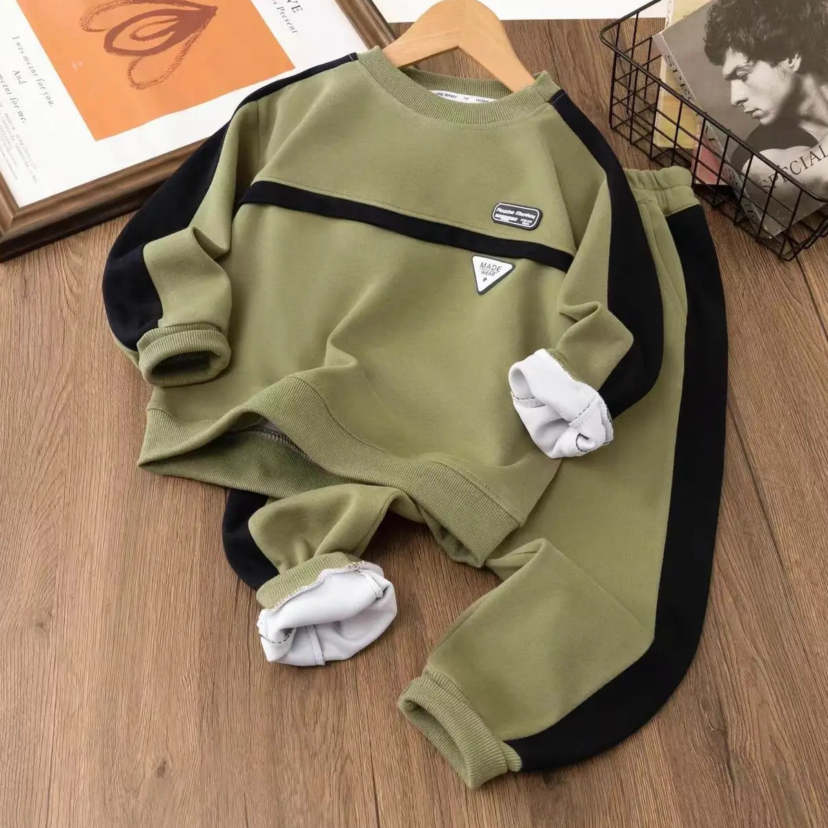 Spring and autumn sports suit for boys (two-piece suit)