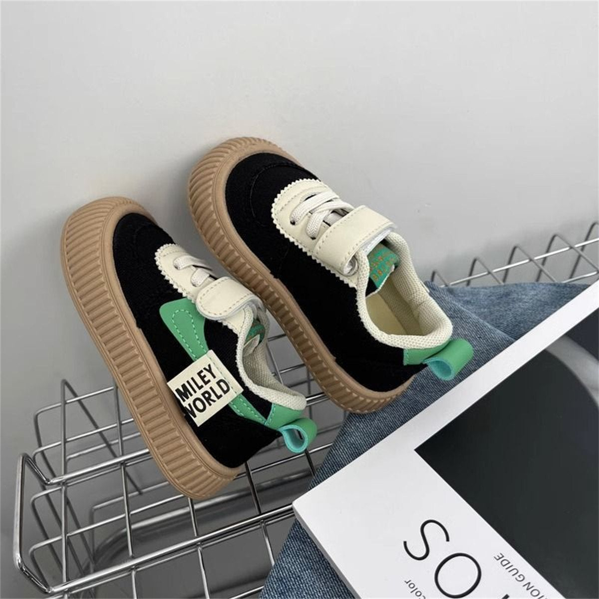 Children's and boys' spring and autumn color matching simple design soft bottom biscuit head low top canvas shoes