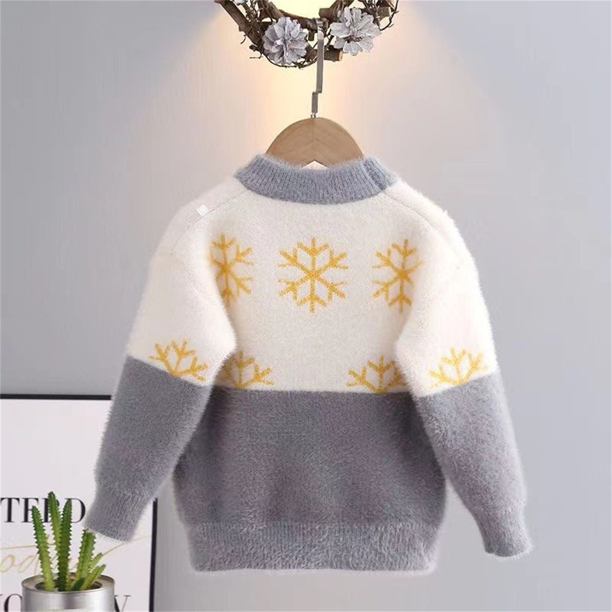 Cute winter style bear pullover sweater for boys and girls