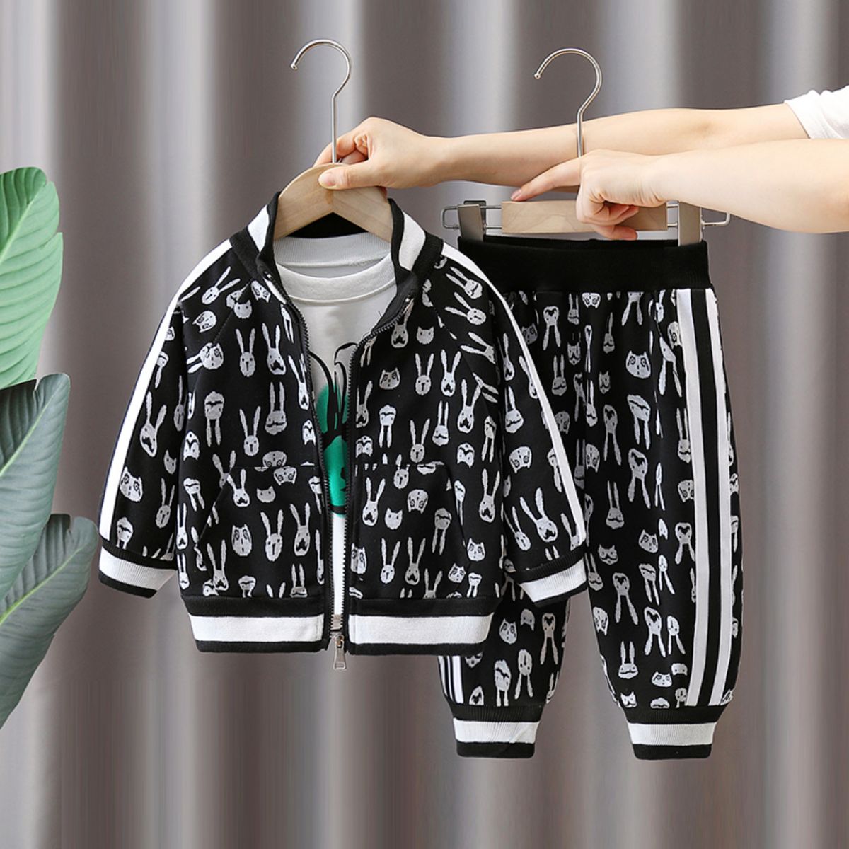 Boys suits spring and autumn small and medium-sized children's baby handsome baseball uniform three-piece suit baby casual children's clothing