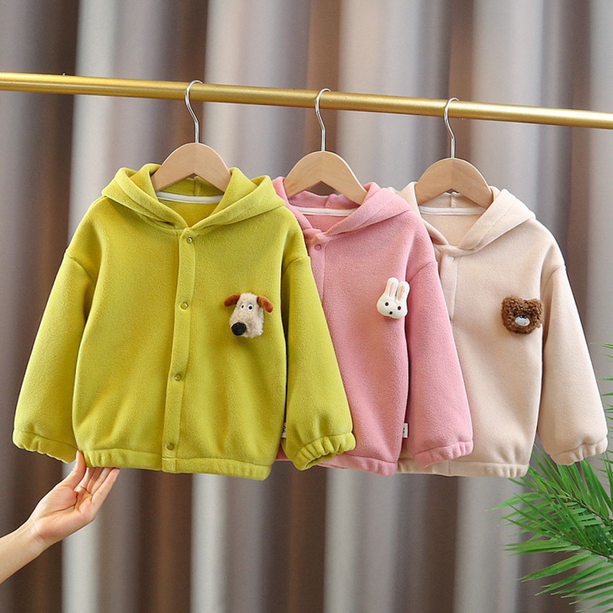 Children&#39;s winter clothing double-sided velvet cartoon hooded long-sleeved jacket