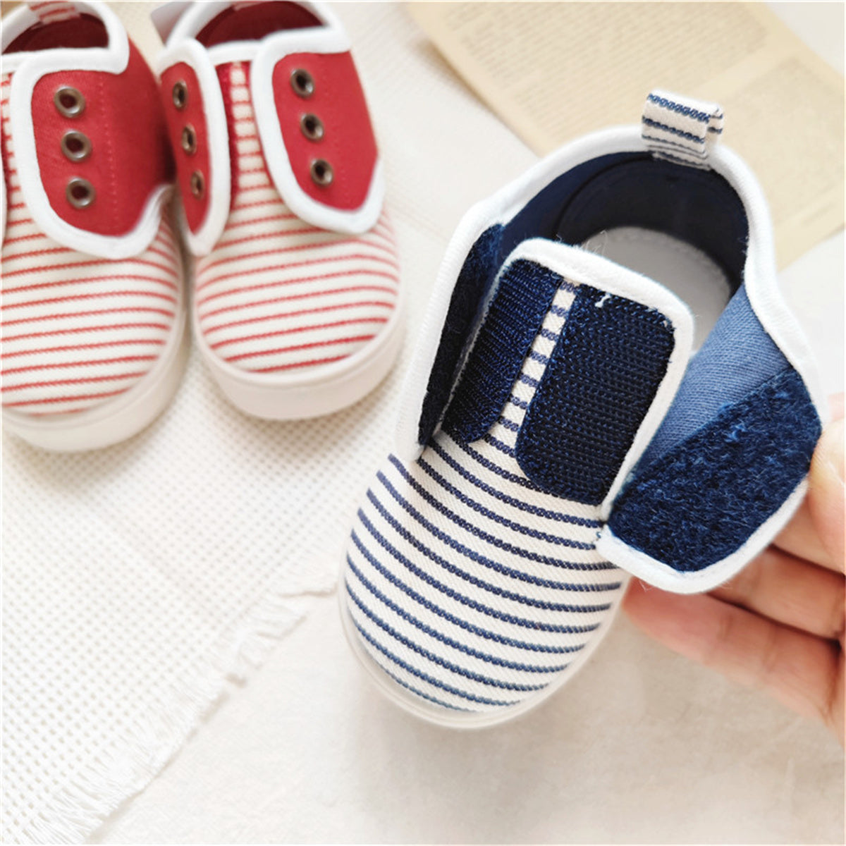 Children's and boys' simple striped casual style low-top canvas shoes