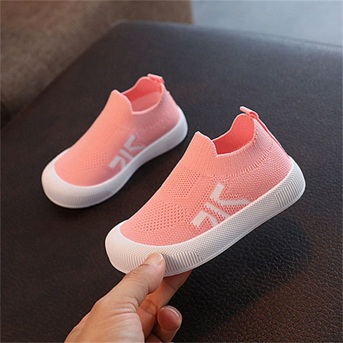 Children's slip-on woven sneakers