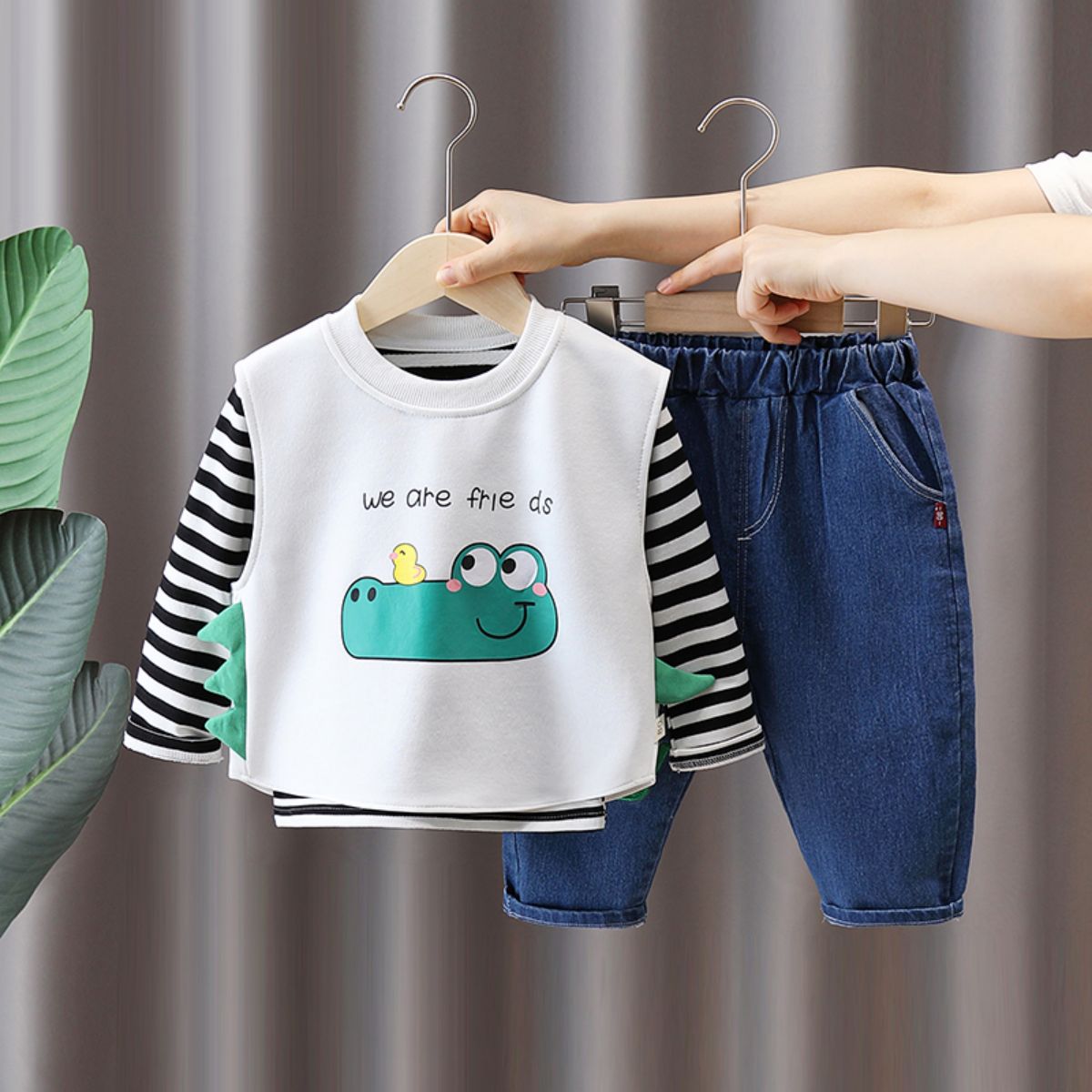 Baby clothes vest boy three-piece set cute style suit clothes small and medium children spring and autumn new style trend