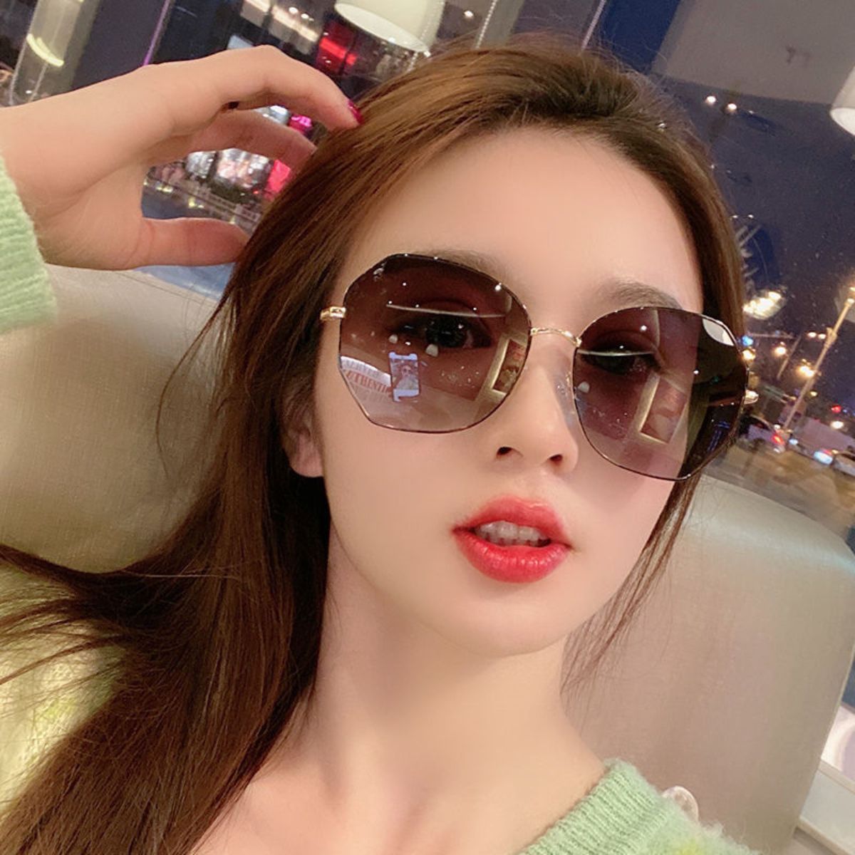 Women's casual large frame shopping sunglasses