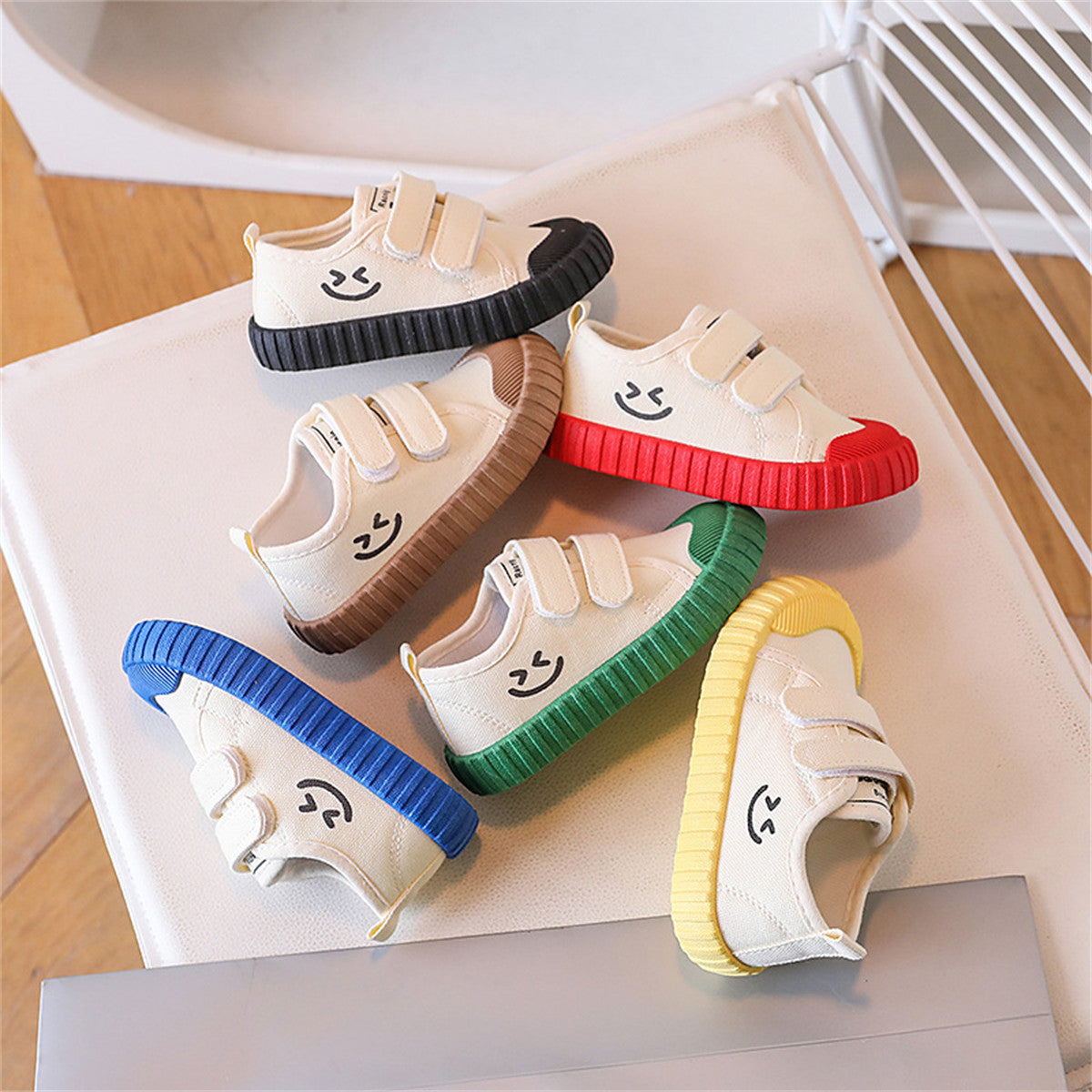 Children's colorful sole smiley face canvas shoes