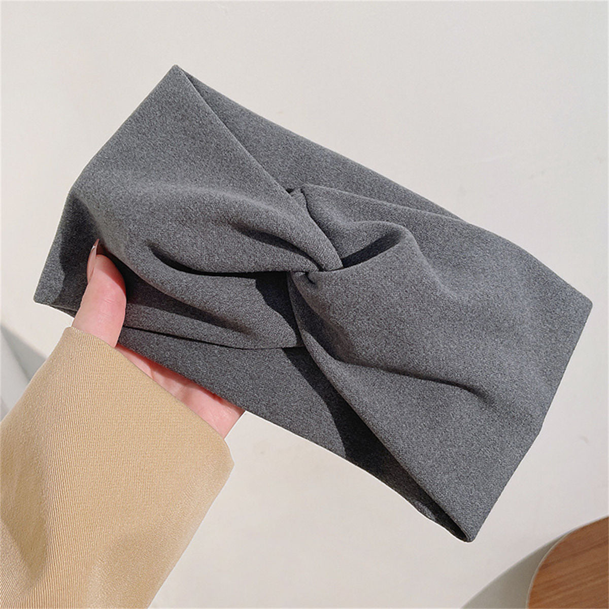 Wide-brimmed face-washing headband for daily wear in autumn and winter