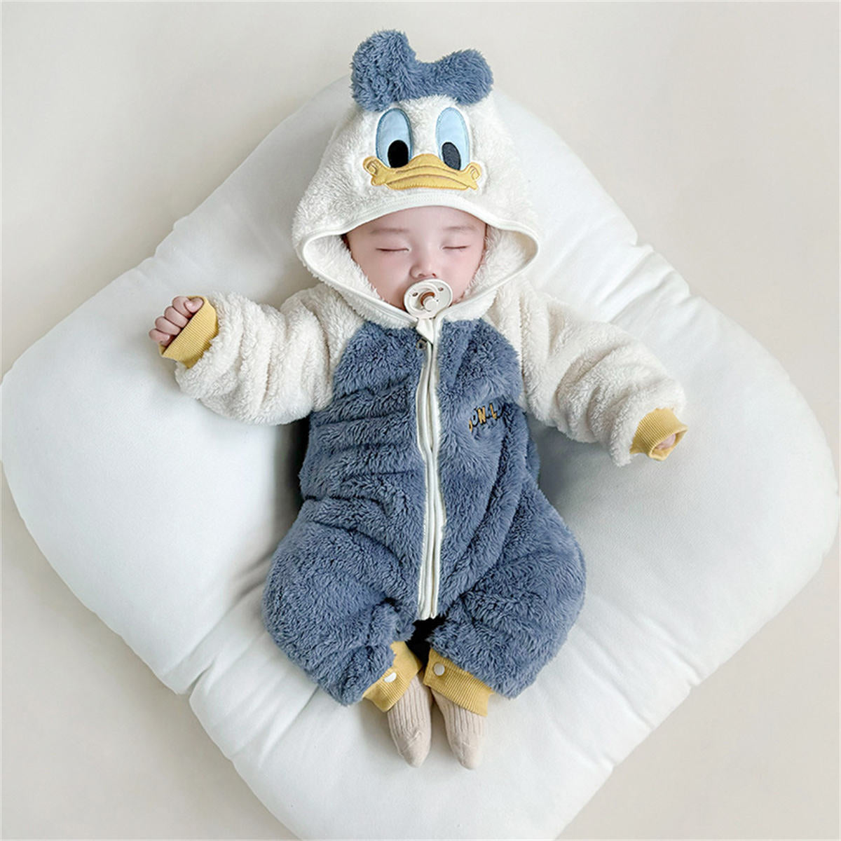 Boys and girls plus velvet warm cartoon North American fleece hooded romper