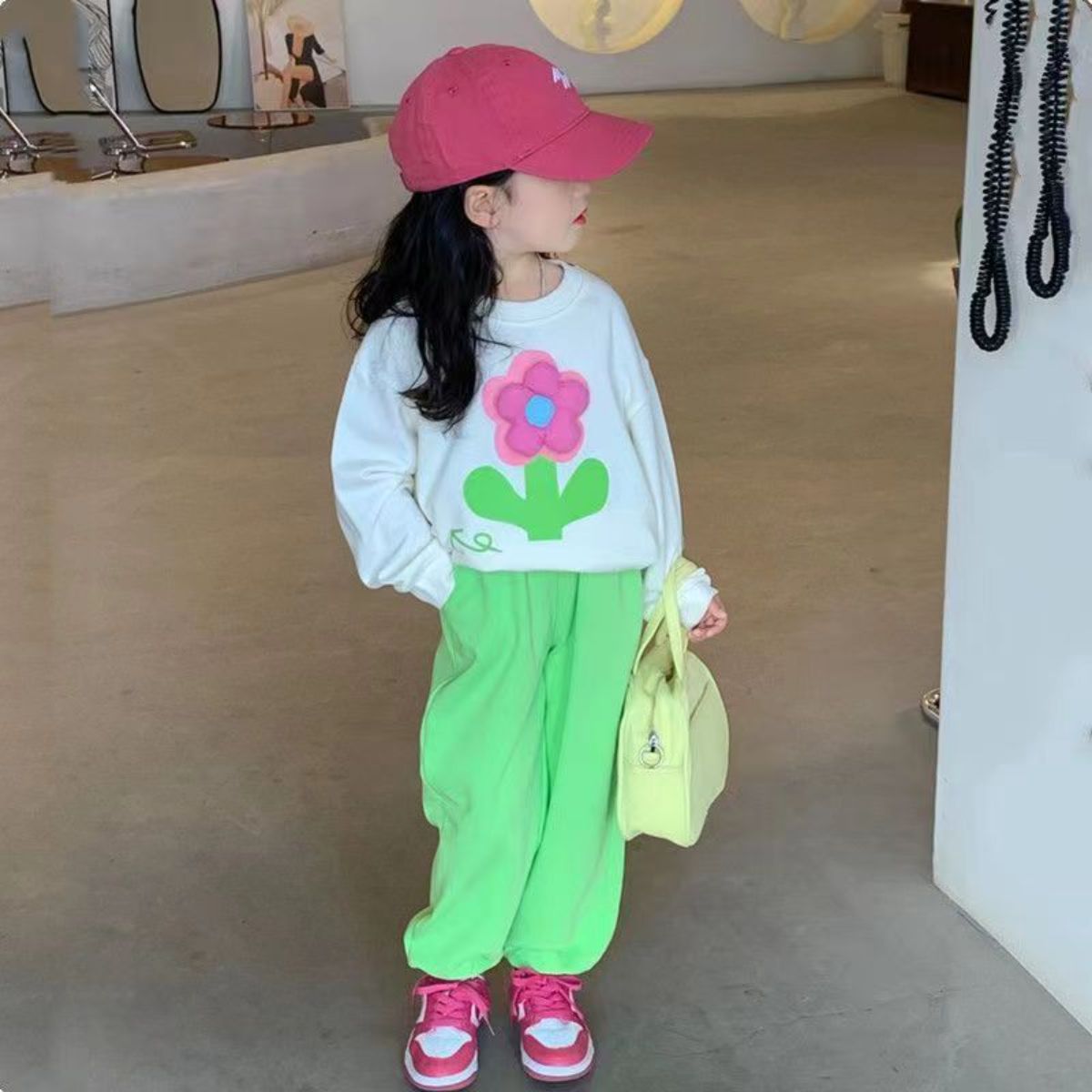 Girls suits new spring and autumn a complete set of children's three-dimensional flower sweater trousers two-piece suit