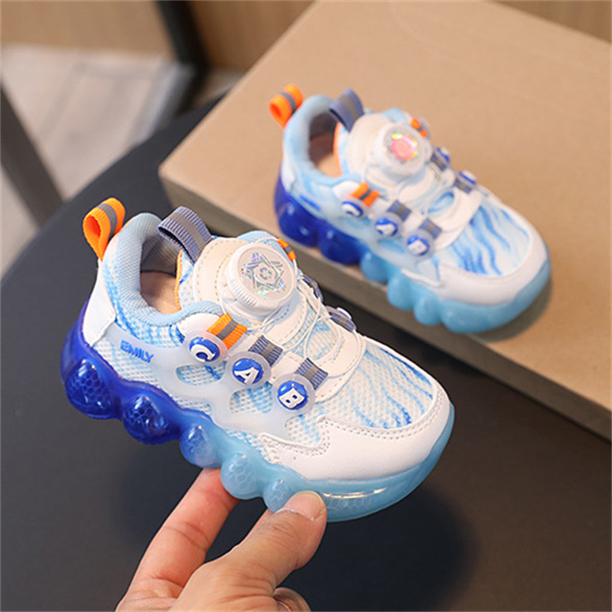 Children's and boys' light-up rotating button breathable running shoes