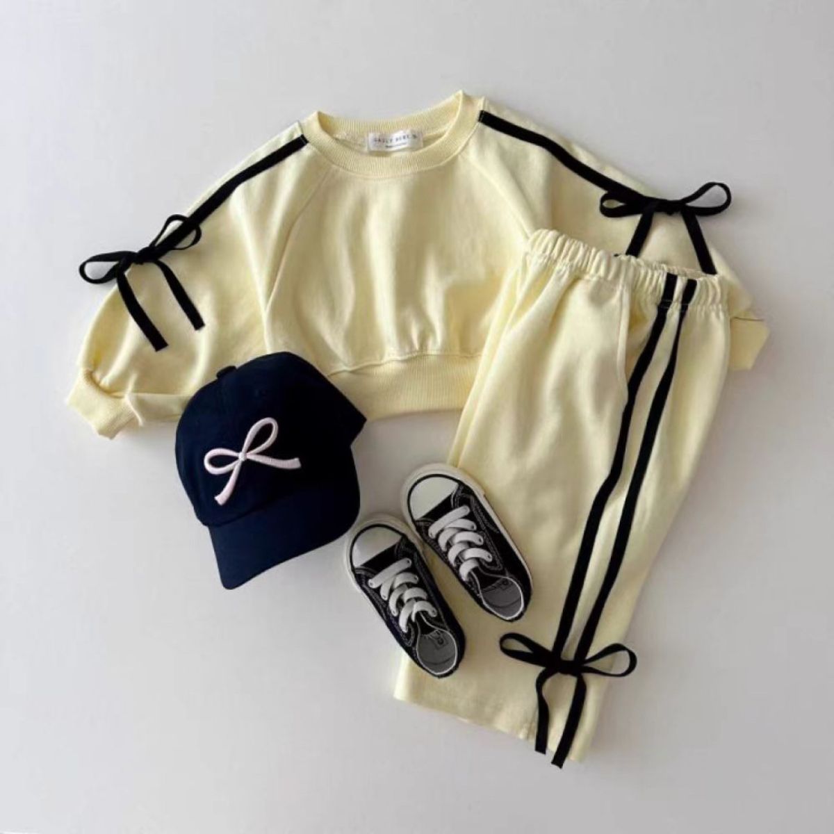 Long-sleeved trousers for spring and autumn sports girls baby bow bar stitching sweater set all-match