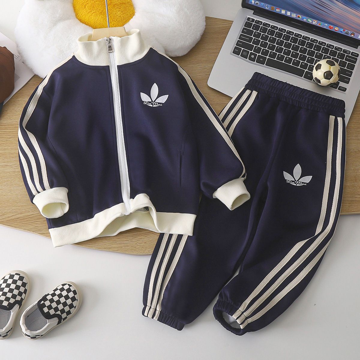 Children's sportswear suits new boys and girls cardigan casual sweater two-piece suits small and medium children's clothes