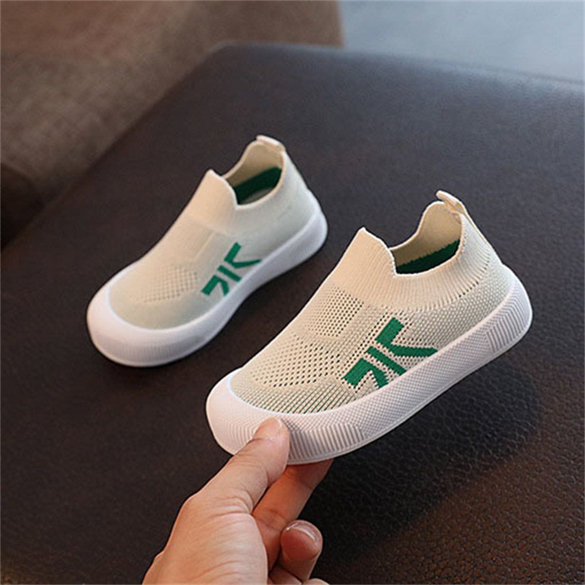 Children's slip-on woven sneakers